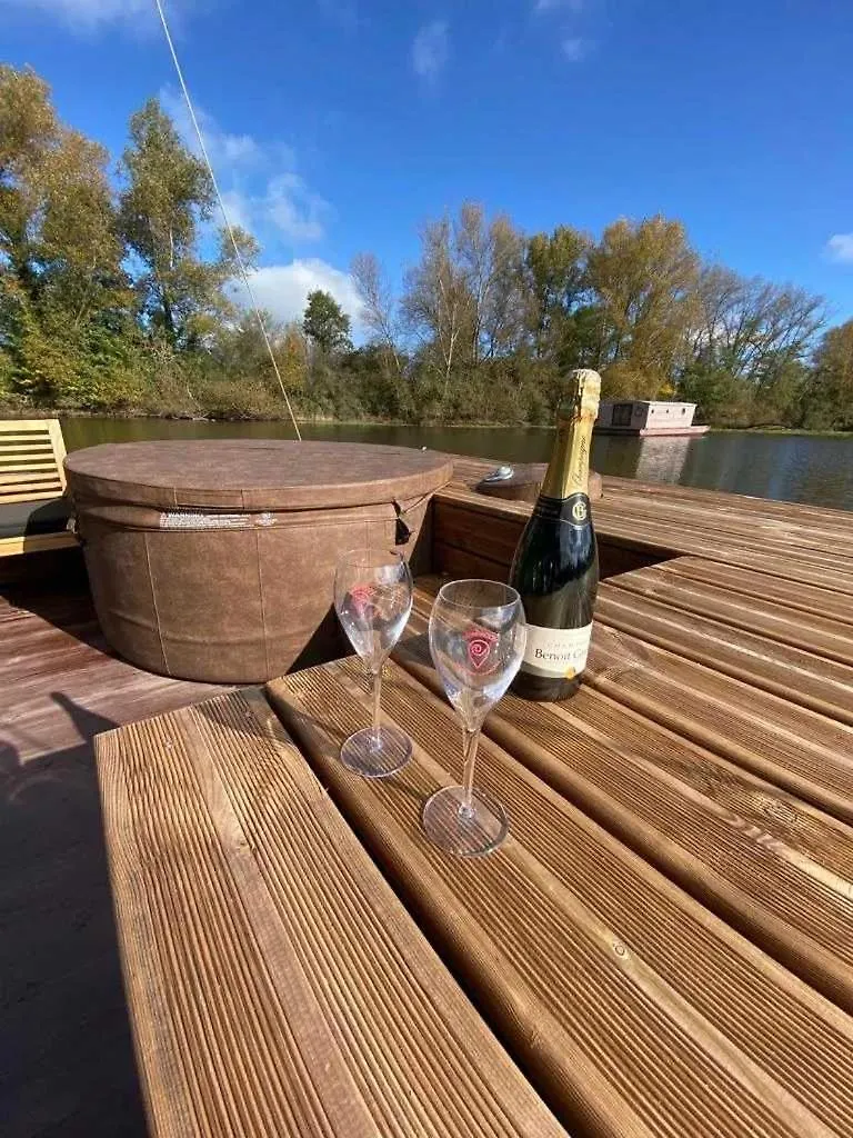 Cabane - Piscine - Eecede Chassenard 0*,  France