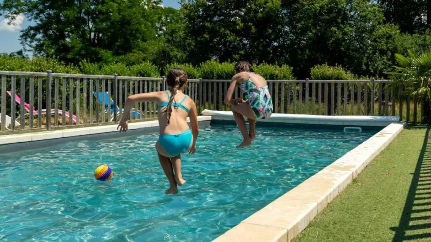 Cabane - Piscine - Eecede Chassenard